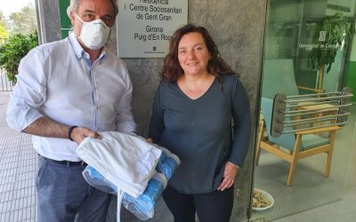 Carles Ribas entrega material sanitari